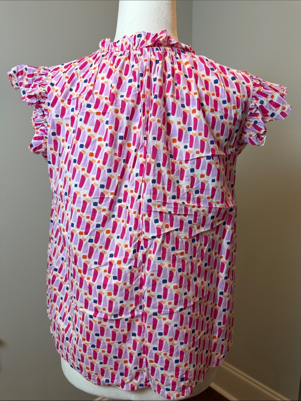 THML Pink Multi-Color Ruffle Sleeve Blouse. Size Small. - Picture 4 of 7